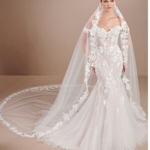 Elegant White Lace Wedding Dress (Christina Wu)